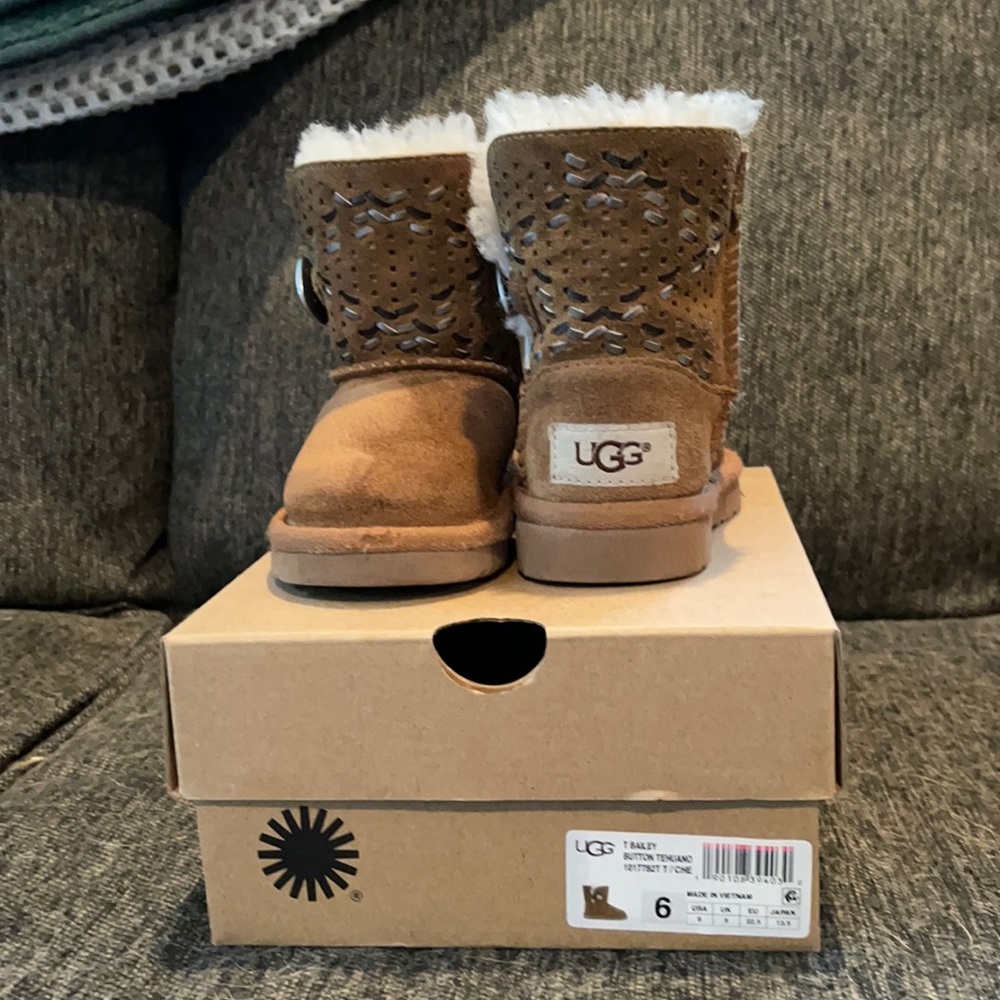 Toddler girls Uggs